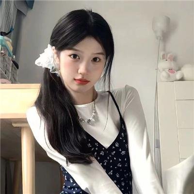 偷偷接吻